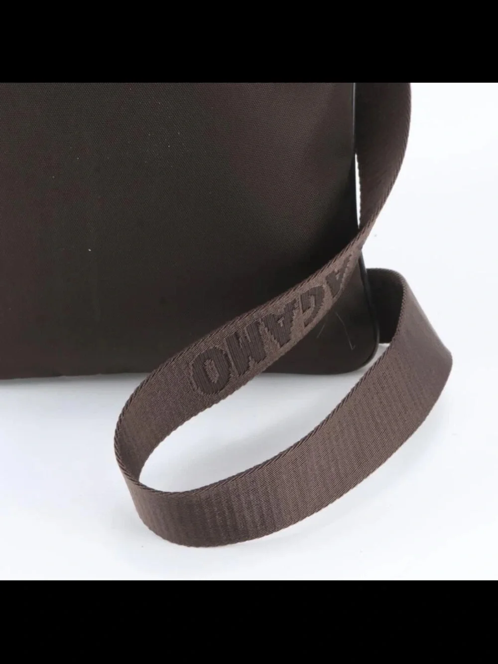 Salvatore Ferragamo slim messenger